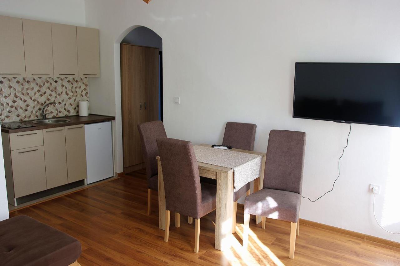 Apartmani 15 Cetynia Zewnętrze zdjęcie